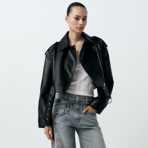 Zara FAUX LEATHER CROP BIKER
JACKET
Brand new with tags